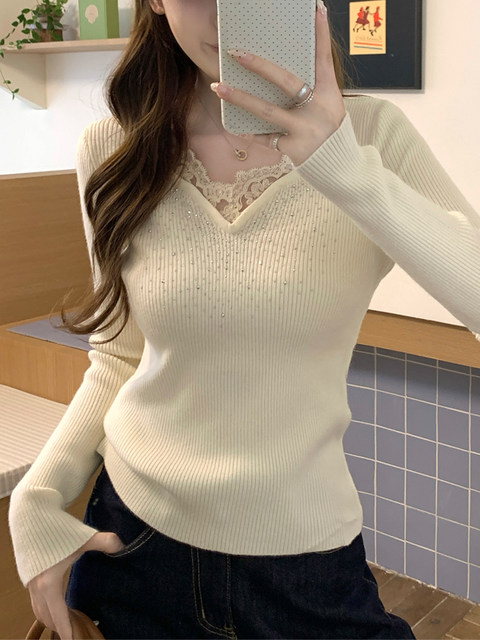 High-End Diamond-Encrusted Lace-Trimmed Knit Sweater for Women, New Autumn and Winter Style, Pure and Alluring, Super Beautiful and Unique Top