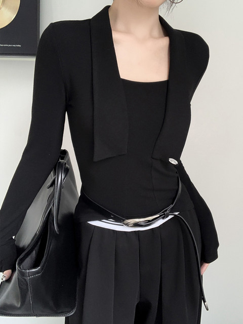 French-Style Retro Square-Neck Waist-Cinching Short Top for Women, Winter Slim-Fit Fleece-Lined Inner Layer, Stylish Design Top