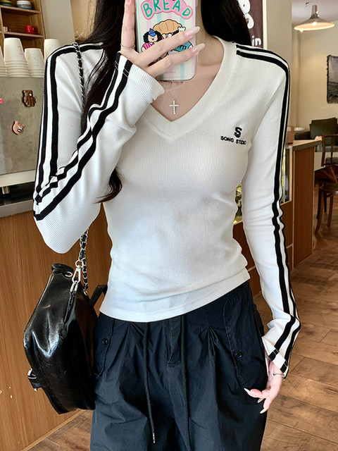 Korean Style Sporty V-Neck Striped Long-Sleeve T-Shirt for Women 2025 Early Autumn New Letter Embroidery Design Slim-Fit Top