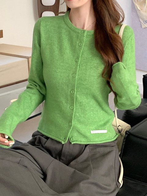 Green Color Enhances Complexion, Youthful and Elegant Long-Sleeve Knit Cardigan for Women, Autumn and Winter Korean Style Chic, Stunning Short Versatile Top