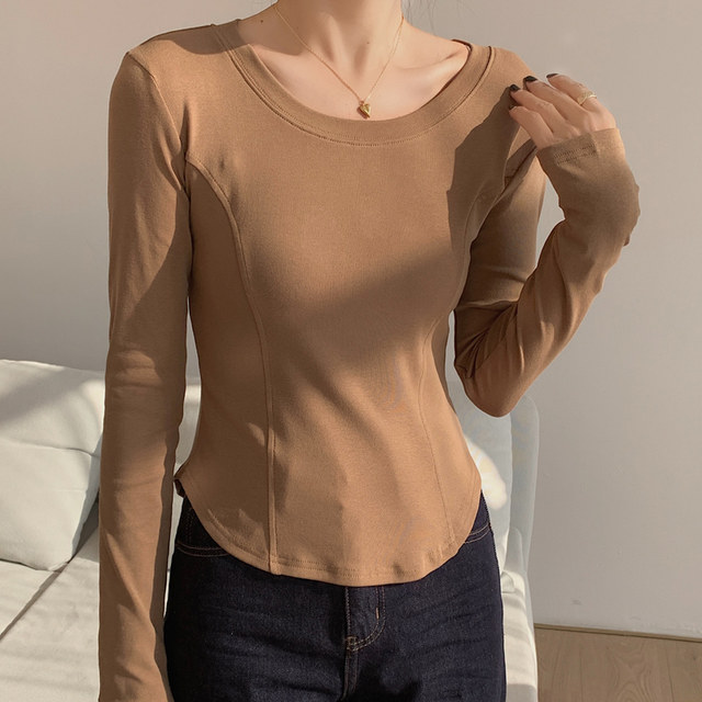Basic White Round Neck Long-Sleeved T-Shirt for Women, New Autumn and Winter Style, Unique Curved Hem, Slim Fit, Short Top