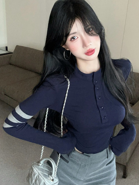 Niche, Simple and Unique Color-Blocked Long-Sleeve T-Shirt for Women, Early Autumn 2025 Fashion Trend, Stylish Design, Half-Open Collar Top ins