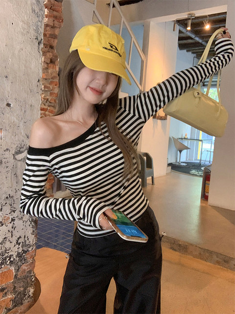 Trendy Asymmetrical Neckline Off-Shoulder Striped T-Shirt for Women, Autumn High-End Design, Slim Fit, Korean Chic Unique Top