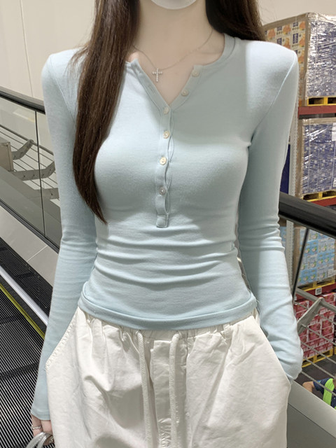 French-Style Half-Open Collar Unique and Beautiful Age-Reducing Top for Women, Autumn Design Button T-Shirt, Regular Shoulder Base Shirt ins