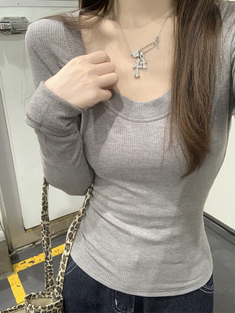 Korean Minimalist Style White Long-Sleeved Base Shirt for Women, Spring Simple Versatile Slim-Fit Knit T-Shirt with U-Neck Top