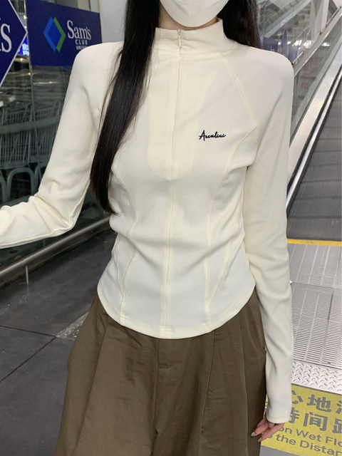 Designed with a Fishbone Waist-Cinching Effect, Slimming Long-Sleeve T-Shirt for Women, 2025 Autumn, Unique Half-High Collar with Zipper, Outerwear Top ins
