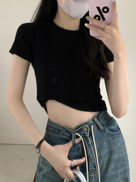 Casual Basic Round Neck Short-Sleeved T-Shirt for Women, New Summer Style, New Year Red, Slim Fit, Slimming, Navel-Baring Short Top