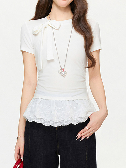 High-End White Bow-Tie T-Shirt for Women, Spring Season Waist-Cinching Inner Layering Top with Lace Trim, Stunning Blouse