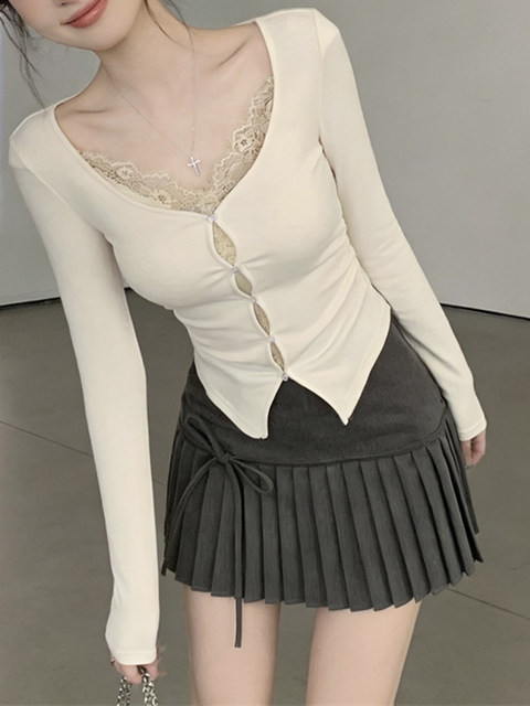 Korean Chic Style Lace Patchwork Fake Two-Piece T-Shirt for Women, Stylish and Trendy Short Top with Versatile Design