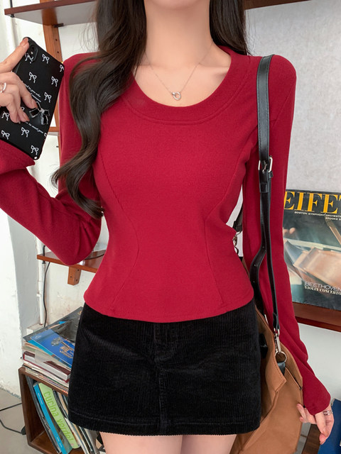 New Year Outfit U-Neck Collarbone-Exposing Long-Sleeve T-Shirt for Women, Red Brushed Fabric, Fishbone Design, Padded Shoulder Short Top