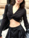Pure lust hottie style V-neck twist bell sleeve T-shirt for women 2025 autumn sexy navel-baring short chic unique top