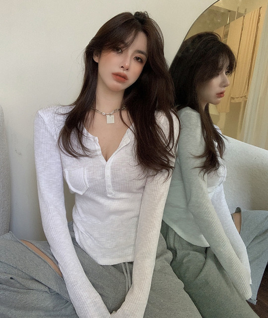 Pure and Alluring Style, Unique Button Half-Open Collar Long-Sleeve T-Shirt for Women, New Spring Slim-Fit Pocket Pure Cotton Base Shirt ins