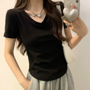 Irregular Black V Neck Short-Sleeved T-Shirt for Women, New Summer Korean Style Slim-Fitting Half-Sleeved Curved Hem Top, Short Style Trendy