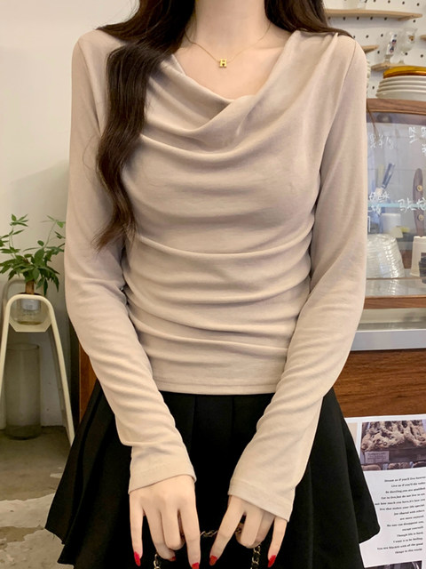 Unique Designer Slim-Fit Versatile T-Shirt for Women, Autumn and Winter, with a Stylish and Beautiful Neckline