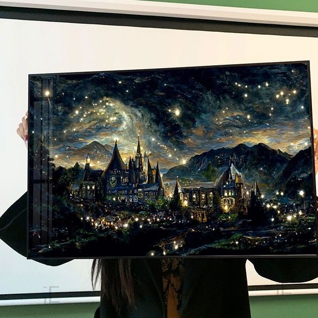 ຮູບແຕ້ມຮູບເພັດ Hogwarts ຂອງ Van Gogh ພາຍໃຕ້ທ້ອງຟ້າທີ່ເຕັມໄປດ້ວຍດວງດາວທີ່ເຕັມໄປດ້ວຍເພັດດ້ວຍຂອບການຖັກແສ່ວການຖັກແສ່ວດ້ວຍມື DIY cross stitch