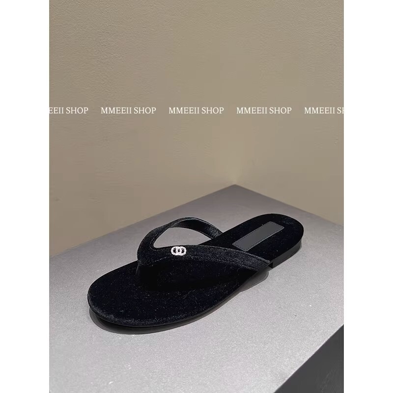 Lucky Go on Minimalist Versatile Flat Flip-Flops for Women Black Velvet Rhinestone Buckle Versatile Beach Sandals