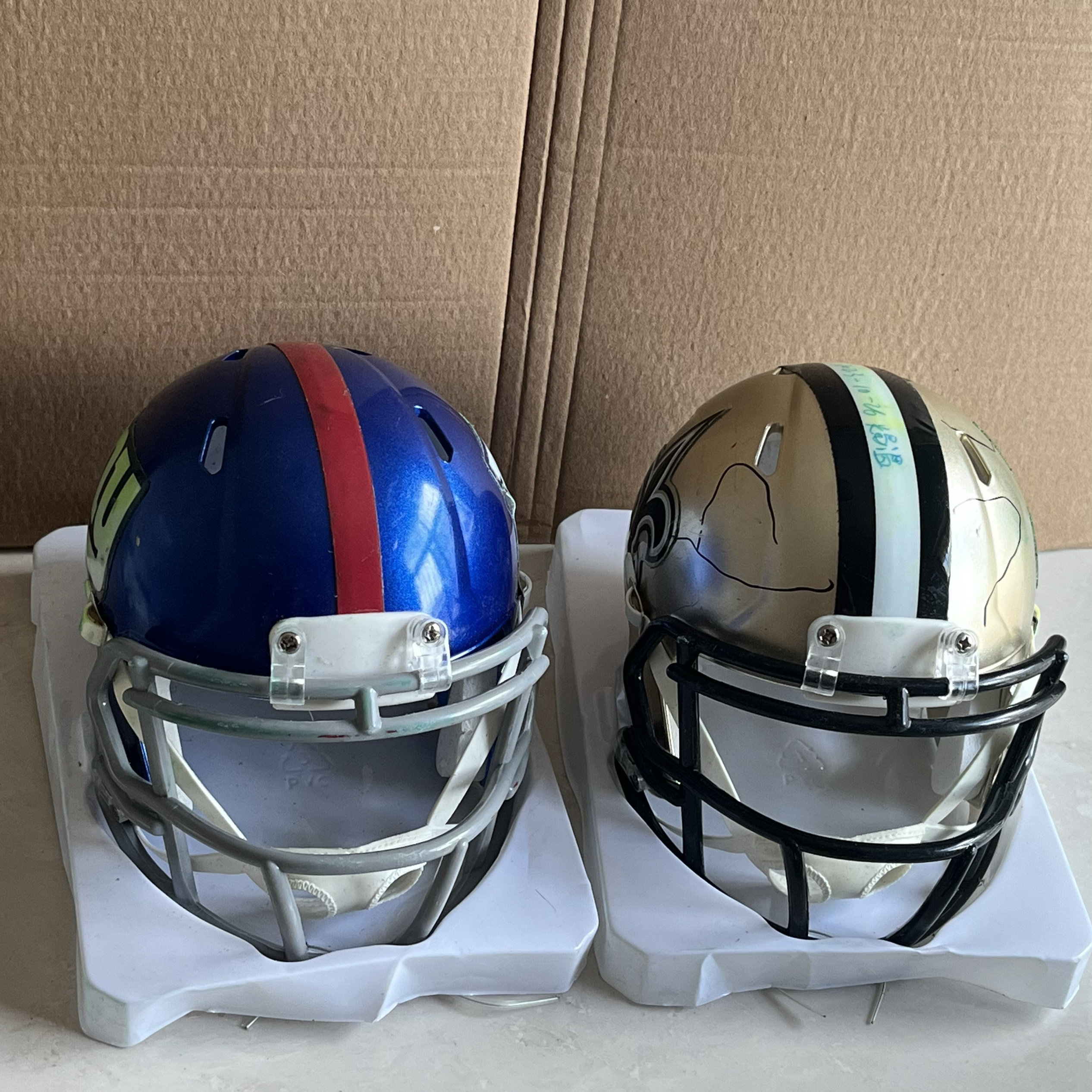 NFL正版散货纪念品:迷你头盔Riddell摆件,各球队收藏展示品,你值得拥有吗?-橄榄球头盔-淘宝百科网