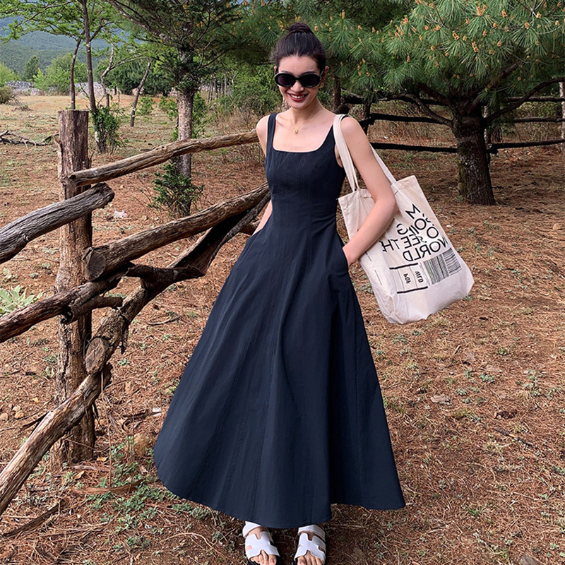 2026 Summer New French-Style High-End Elegant Sleeveless Vest Waist-Cinching Long Dress Hepburn-Style Spaghetti Strap Dress for Women