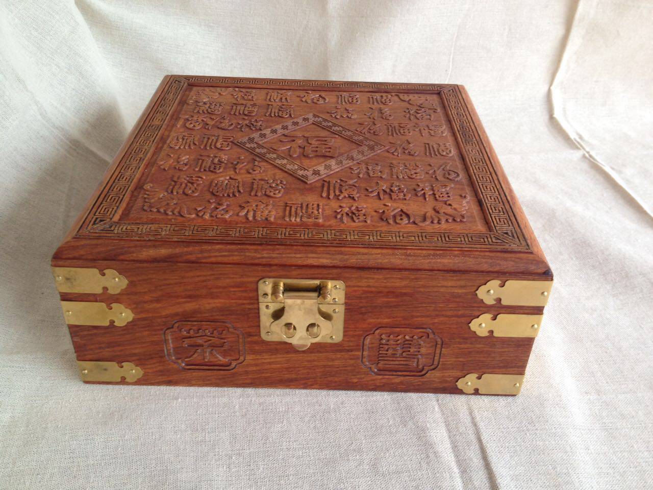 High-end mahogany gift tea gift box Pu'er tea cake box storage box jewelry box Kung Fu tea set solid wood tea tray