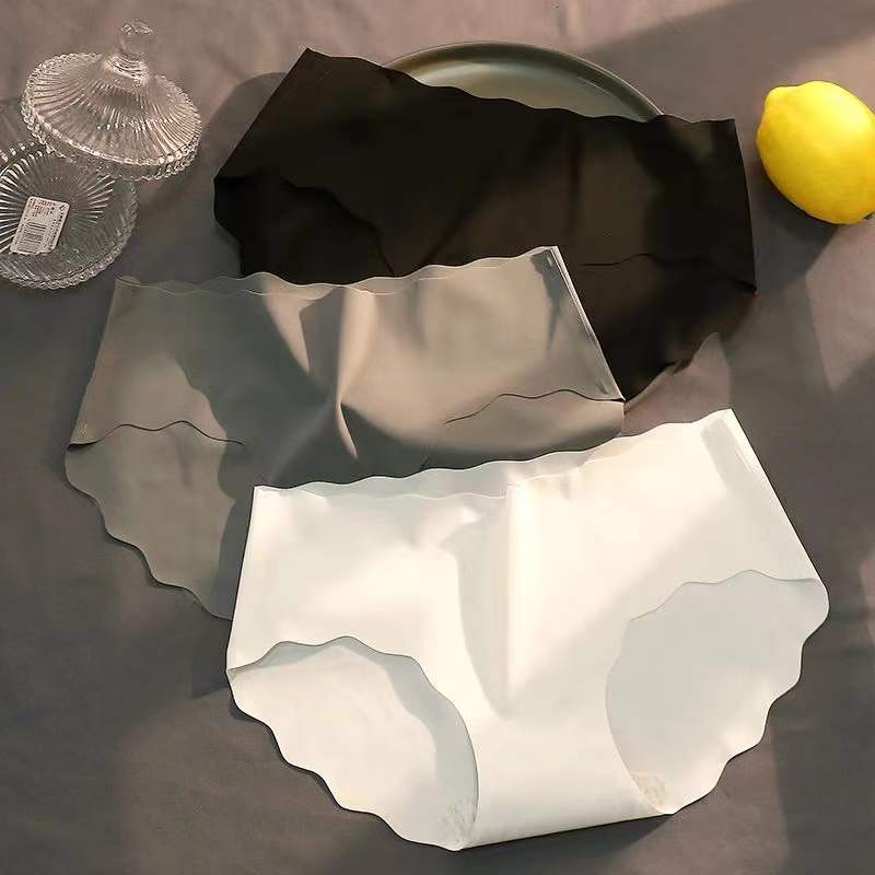 1 2 3 pack ice silk underwear girls student Japanese ultra-thin silky smooth seamless low-waist breathable black and white briefs