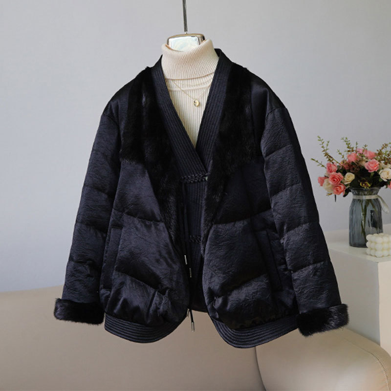 New Chinese-Style Acetate Splicing Goose down Jacket with Traditional V-Neck and Button Design, Loose Fit, Warm Autumn and Winter Women's down Coat New Chinese-Style Acetate Splicing Goose down Jacket with Traditional V-Neck and Button Design, Loose Fit, Warm Autumn and Winter Women's down Coat