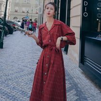 Plaid windbreaker dress female super long to ankle 2020 Spring and Autumn New retro temperament waist V-neck long skirt