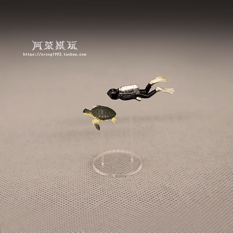 Micro Landscape Miniature Figurines Animal Models Diver and Sea Turtle Mini Model Ornaments Handmade Materials