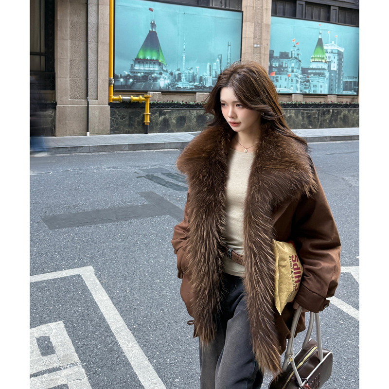 "Winter Manchester City" Autumn and Winter Wilderness Rambler Raccoon Fur 90% Goose down Parka Women's Coat