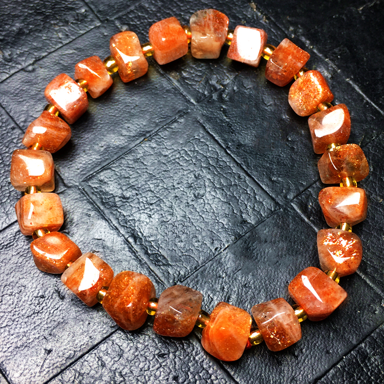 Natural Sunstone Bracelet, Golden Strawberry Crystal, Irregular Orange Crystal, Unisex Single-Circle Bracelet, Jewelry Gift