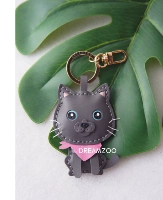 Голубая кошка светло -голубые глаза розовый шарф