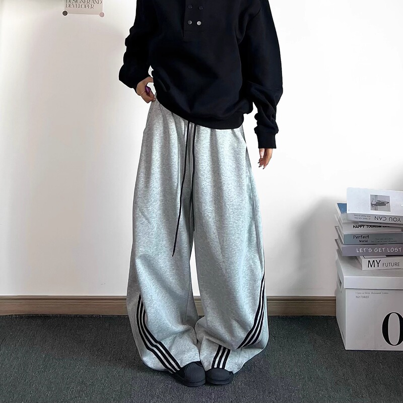 Tfmc American Retro Gray Three-Stripe Scimitar Pants, Sports Pants, Jazz Dance Pants, Loose Wide-Leg Casual Sweatpants Tfmc American Retro Gray Three-Stripe Scimitar Pants, Sports Pants, Jazz Dance Pants, Loose Wide-Leg Casual Sweatpants