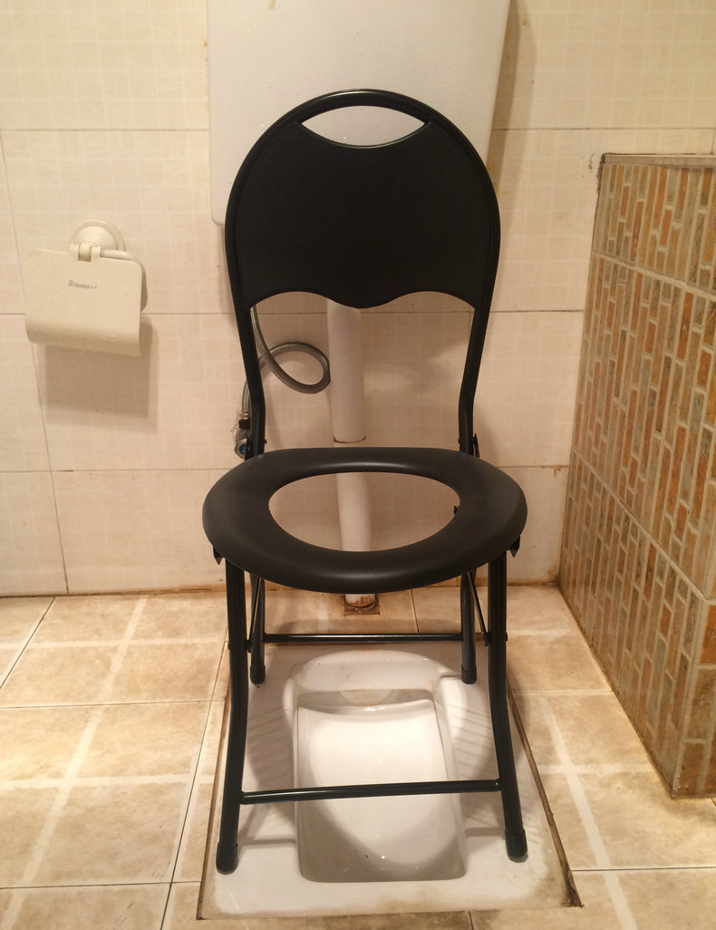 Туалетный стул для туалетного раба. Саша райдер мистресс. Стул туалет для раба. Толстая госпожа в латексе. Туалетная госпожа.