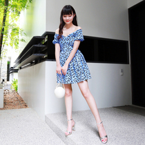 Yang small roll fresh sweet slim body thin BAO WEN print one word collar shoulder dress 2021 Spring New