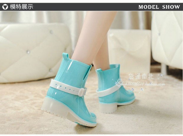 Giày đi mưa nữ mùa thu và mùa đông Thời trang Hàn Quốc Giày ngắn tay không thấm nước Giày cao su chống trượt thạch trong suốt Martin ủng đi mưa bọc giày đi mưa chống nước cổ cao