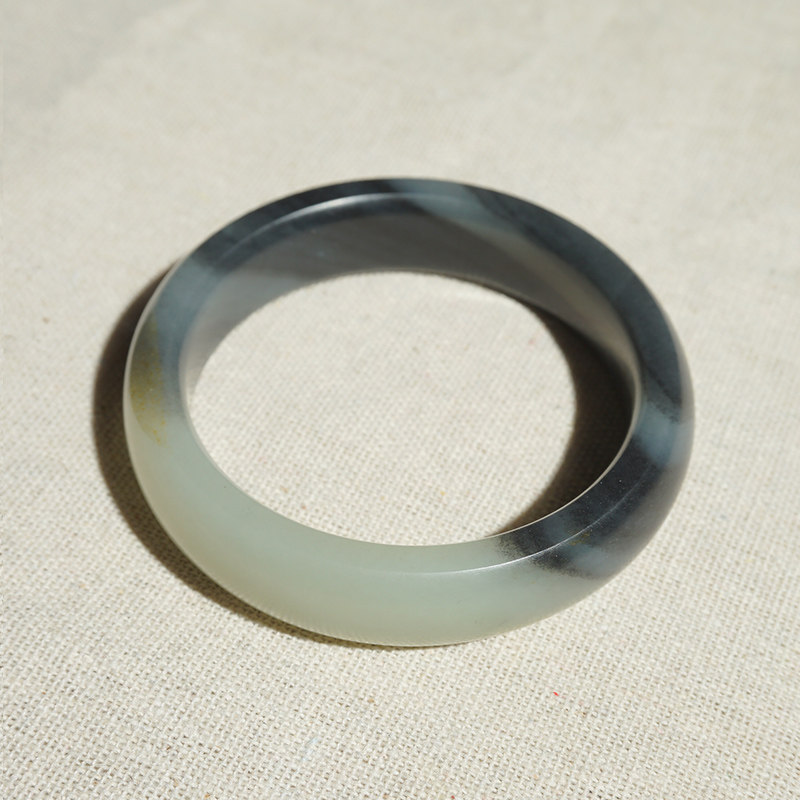 Inscription Yufu 56mm Xinjiang and Tian Yuseed The green flowers black and white understand the half-mountain semiwater bracelet 