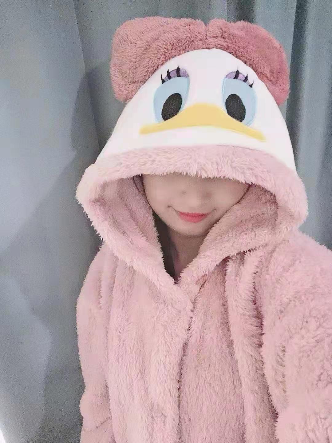 Disney Donald Duck Pajamas Women's Fall/Winter Coral Fleece Long Sleeping Gown Thickened Students Cute Bathrobe Can Wear Exterior