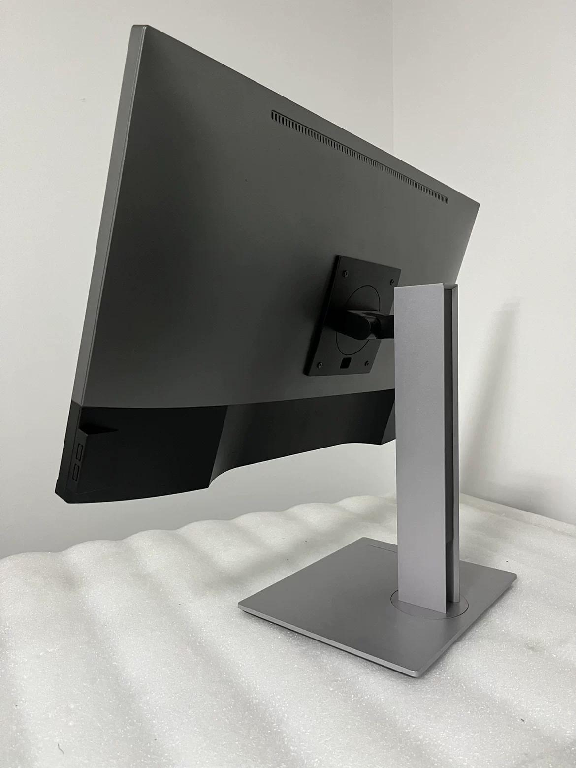 27-дюймовый дисплей 4K Type-C 10-битная палитра цветов, HDR защита глаз BenQ PD2705U тот же экран