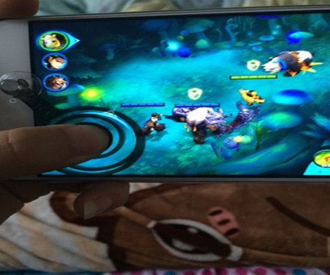 Trò chơi di động rocker màn hình cảm ứng xử lý Android Apple máy tính bảng kẻ hút trò chơi di động vua vinh quang bóng rổ arcade - Cần điều khiển tay cầm bluetooth