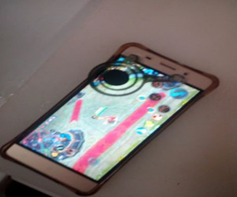 Trò chơi di động rocker màn hình cảm ứng xử lý Android Apple máy tính bảng kẻ hút trò chơi di động vua vinh quang bóng rổ arcade - Cần điều khiển tay cầm bluetooth