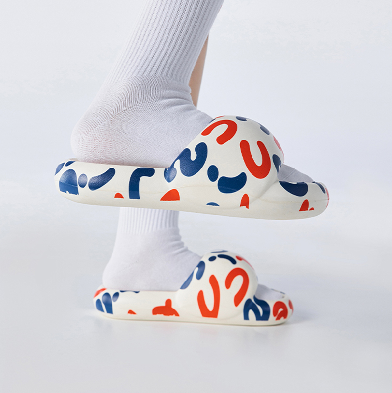 soft sole Women's Slippers 2026 New Summer Trendy Non-Slip Thick-Soled Outdoor Loafers Men's Letter Print Sandals