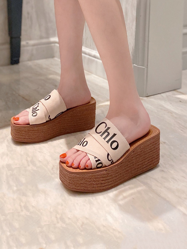 Summer 2024 Fashion Flat Straw Woven Chunky Heel Cross-Strap Platform Height-Increasing Thick-Soled Sandals for Women Trendy Outdoor Wear