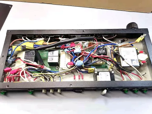 8 -bit American Pulizzi Filter Power Spocket Spuck А.