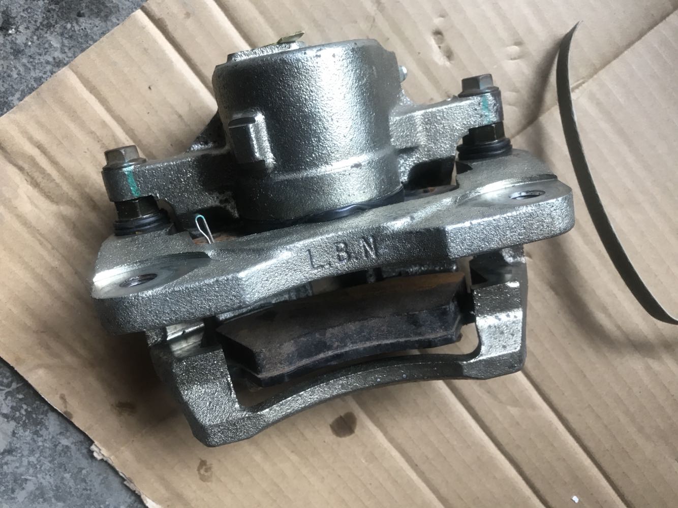 Land Ark V5 front and rear brake cylinders left and right brake calipers original auto parts