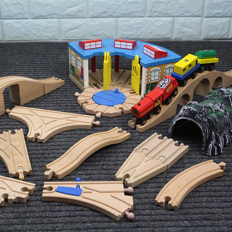 Defective products Big bend garage tunnel Wooden magnetic train Rail car Building blocks assembly children's toys brio Rice Rabbit