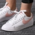 Giày thể thao nữ đế dày mùa hè 2019 của Nike Giày thể thao đế dày nhẹ nhàng thoáng khí AQ2232-100-600 - Dép / giày thường Dép / giày thường