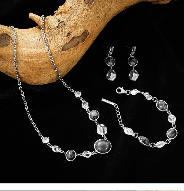 товар из китая 南风歌《我们自成宇宙》不规则项链s925黑玛瑙锁骨链纯银小众礼物 Wind song