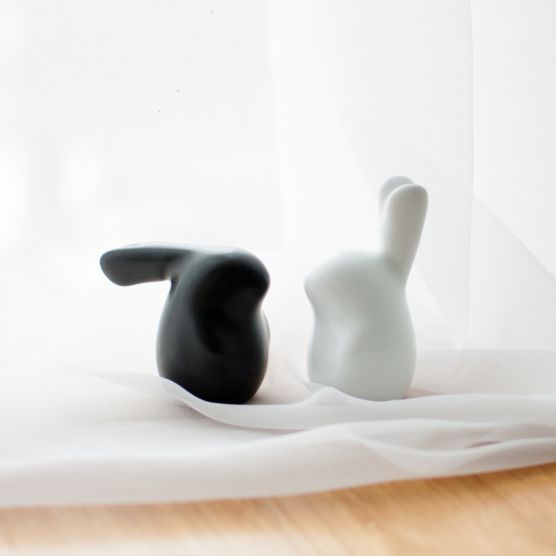 Ceramic Cute Black & White Rabbit Creative Home Animal Furnishing Desktop Pendulum for Mid-Autumn Festival lovers gift pair