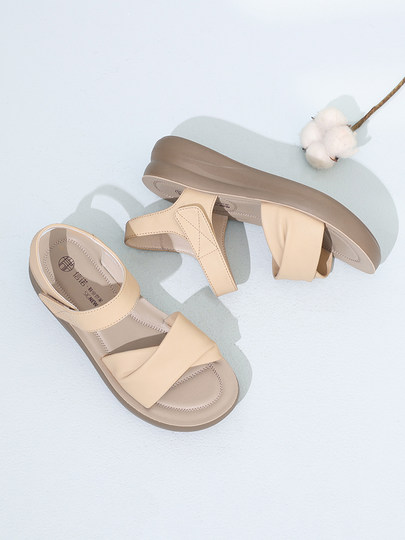 信诺凉鞋女鞋厚底2025新款夏季真皮舒适软底不累脚中年穿妈妈鞋子