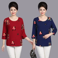 Mùa thu 2019 rộng kích thước lớn tay dài cotton nữ và vải lanh thêu thêu cộng với phân bón để tăng áo thun mẹ - Quần áo của mẹ áo khoác nữ trung niên