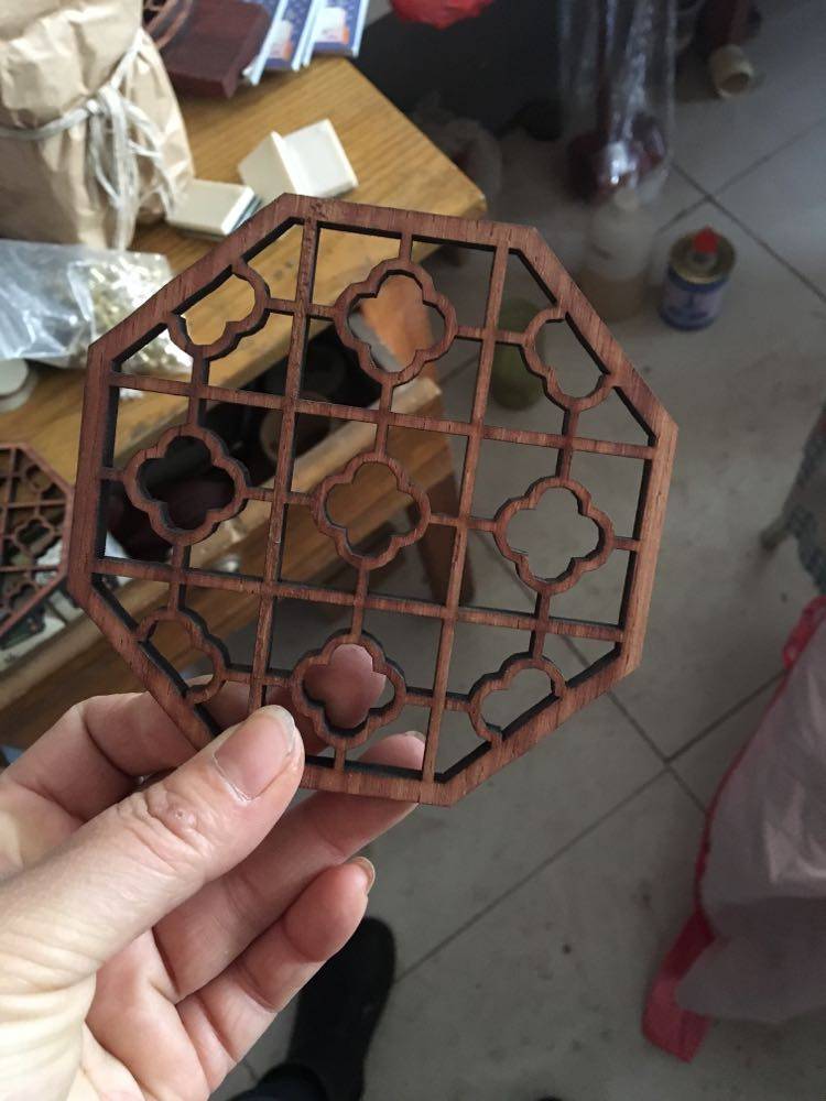 Laser middle Hu Huahua window octagonal round sound window surface mahogany Zhonghu instrument accessories